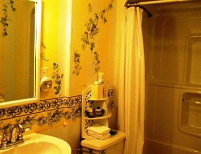 фото отеля The Garden Walk Bed and Breakfast Inn