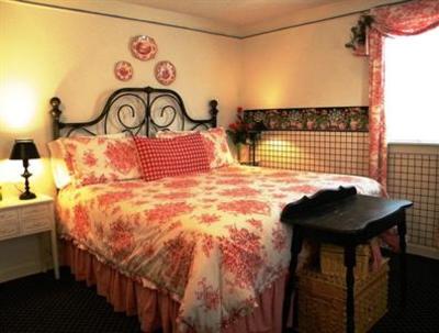фото отеля The Garden Walk Bed and Breakfast Inn