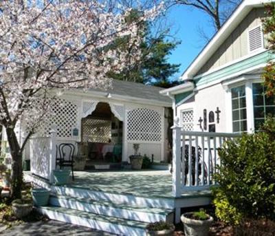 фото отеля The Garden Walk Bed and Breakfast Inn