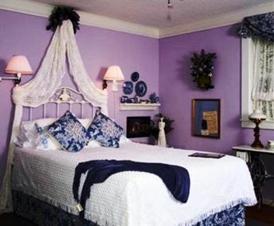 фото отеля The Garden Walk Bed and Breakfast Inn