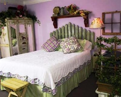 фото отеля The Garden Walk Bed and Breakfast Inn