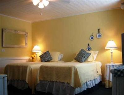фото отеля The Garden Walk Bed and Breakfast Inn