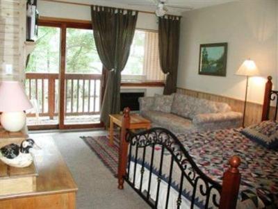 фото отеля Westwind Inn on the Lake
