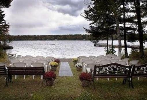 фото отеля Westwind Inn on the Lake