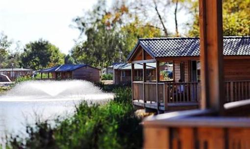 фото отеля Village Du Lac Camping de Bordeaux Bruges (France)