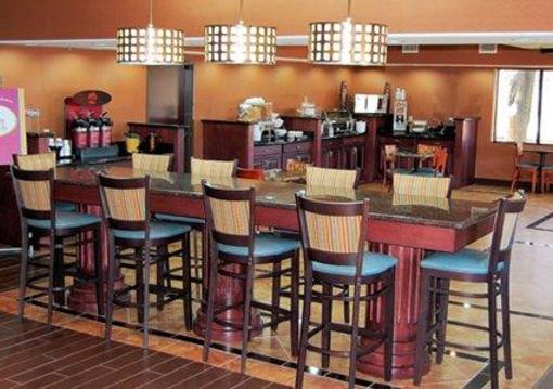 фото отеля Comfort Suites Topeka