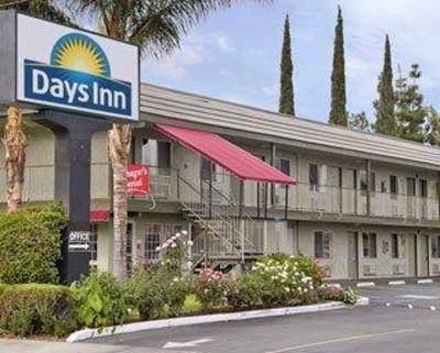 фото отеля Days Inn San Bernardino Riverside