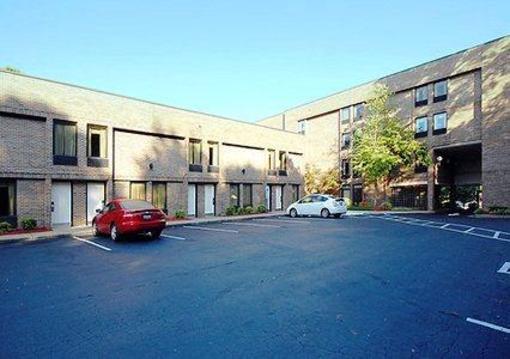 фото отеля Quality Inn North Raleigh