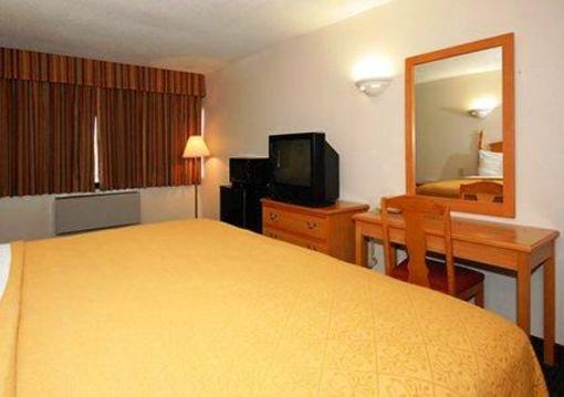фото отеля Quality Inn North Raleigh