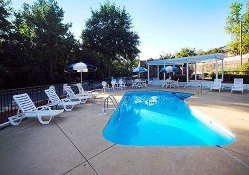 фото отеля Quality Inn North Raleigh