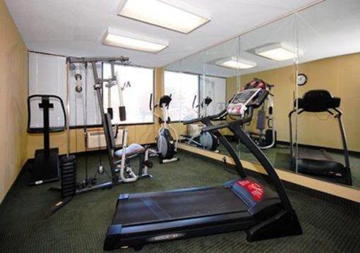 фото отеля Quality Inn North Raleigh