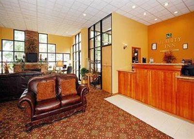 фото отеля Quality Inn Shepherd Hills Branson