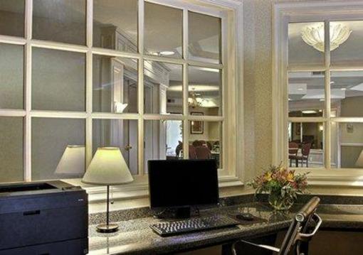 фото отеля Comfort Suites Lafayette (Indiana)