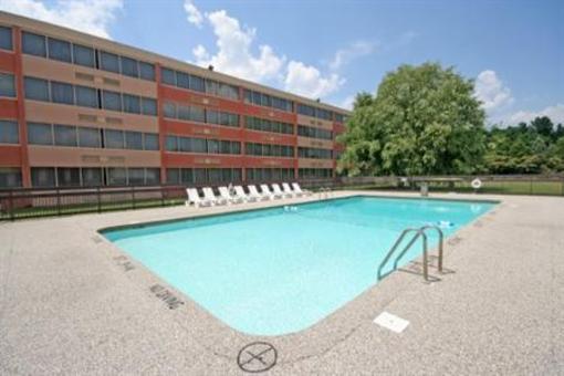 фото отеля Holiday Inn & Suites Greensboro