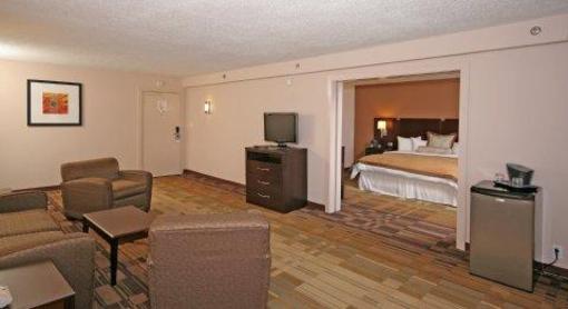 фото отеля Holiday Inn & Suites Greensboro