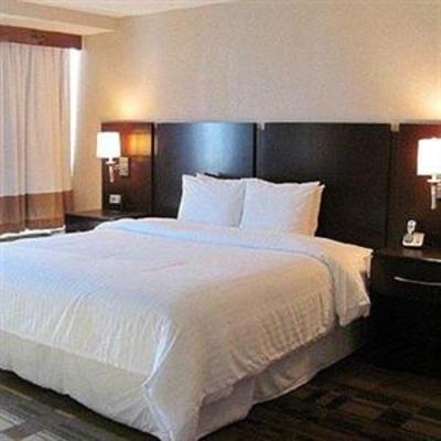фото отеля Holiday Inn & Suites Greensboro