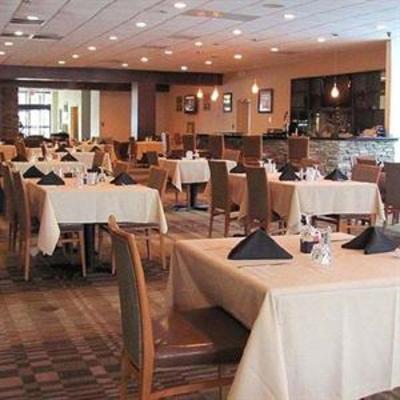 фото отеля Holiday Inn & Suites Greensboro