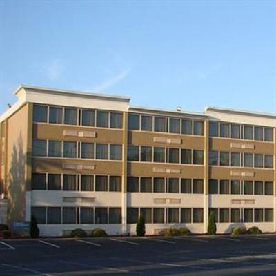 фото отеля Holiday Inn & Suites Greensboro