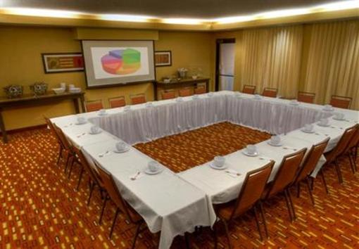 фото отеля Courtyard by Marriott Bloomington Normal