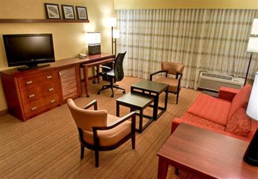 фото отеля Courtyard by Marriott Bloomington Normal