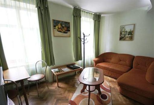 фото отеля Pensuinea Kermany