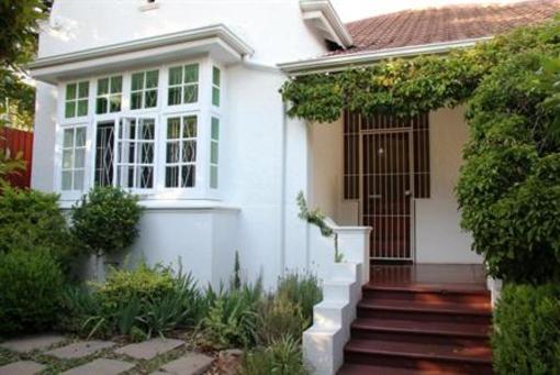 фото отеля 5 Camp Street Guesthouse & Self-Catering