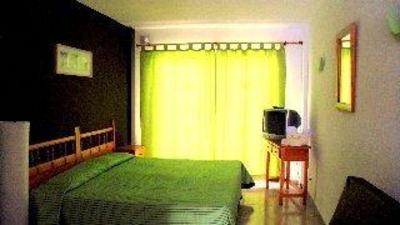 фото отеля Comodoro Apartments