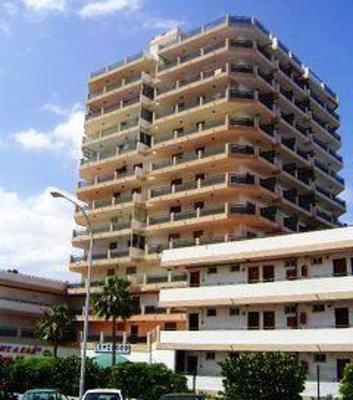 фото отеля Comodoro Apartments