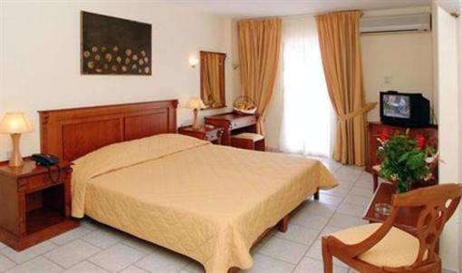 фото отеля Alexander House Hotel Agia Pelagia