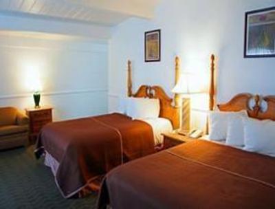 фото отеля Travelodge Laguna Beach