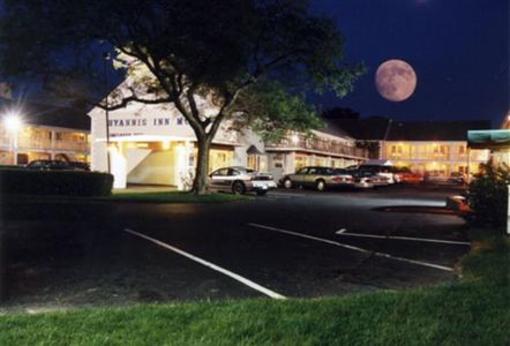 фото отеля Hyannis Inn Motel