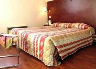 фото отеля Comfort Inn Gennevilliers