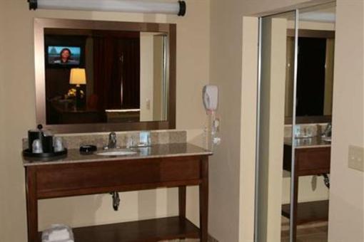 фото отеля Hampton Inn and Suites Woodstock VA
