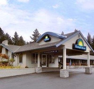 фото отеля Days Inn Lake Tahoe Ski Resort Golf Area