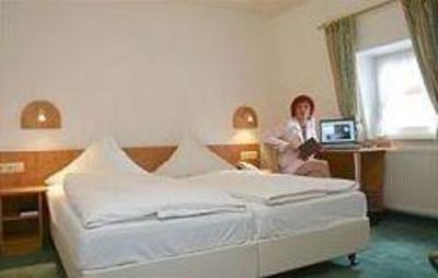 фото отеля Hotel Gasthof Zur Linde Rothenburg ob der Tauber