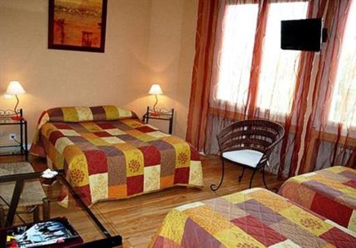 фото отеля Hotel La Cremaillere Montelimar