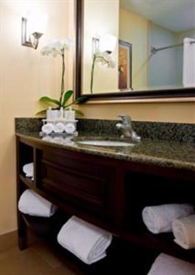 фото отеля Holiday Inn Express South - National City