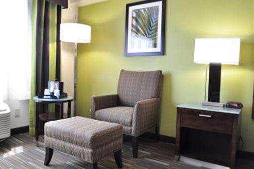 фото отеля Holiday Inn Express South - National City