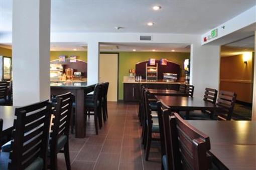 фото отеля Holiday Inn Express South - National City