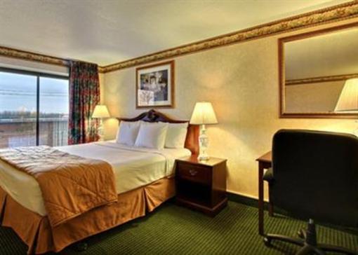 фото отеля Comfort Inn Airport Grand Rapids
