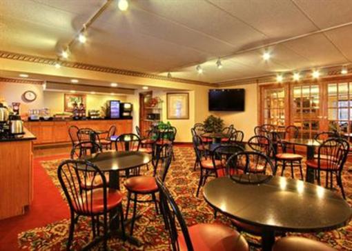 фото отеля Comfort Inn Airport Grand Rapids