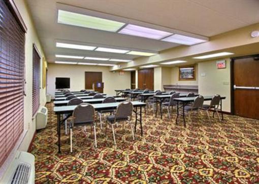 фото отеля Comfort Inn Airport Grand Rapids