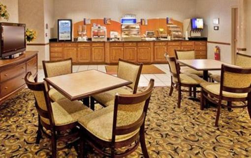 фото отеля Holiday Inn Express Hotel & Suites Hannibal