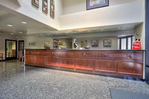 фото отеля Anaheim Desert Inn and Suites