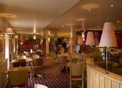 фото отеля Premier Inn Inverness Centre (Milburn Rd)