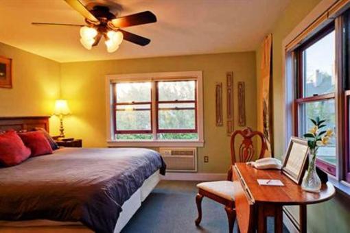фото отеля Briar Rose Bed and Breakfast