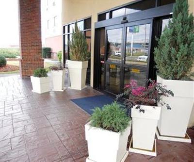 фото отеля Holiday Inn Express Birmingham