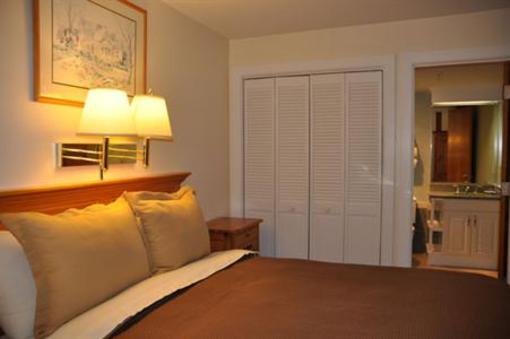 фото отеля Newport Bay Club & Hotel