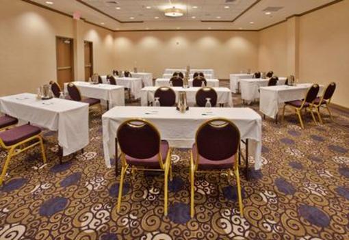 фото отеля Holiday Inn Kansas City Airport