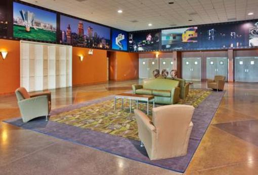 фото отеля Holiday Inn Kansas City Airport
